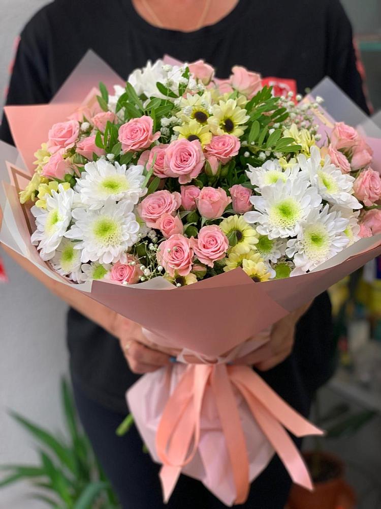 Букет цветов из: Розы и Хризантемы в Стрелке Краснодарского края