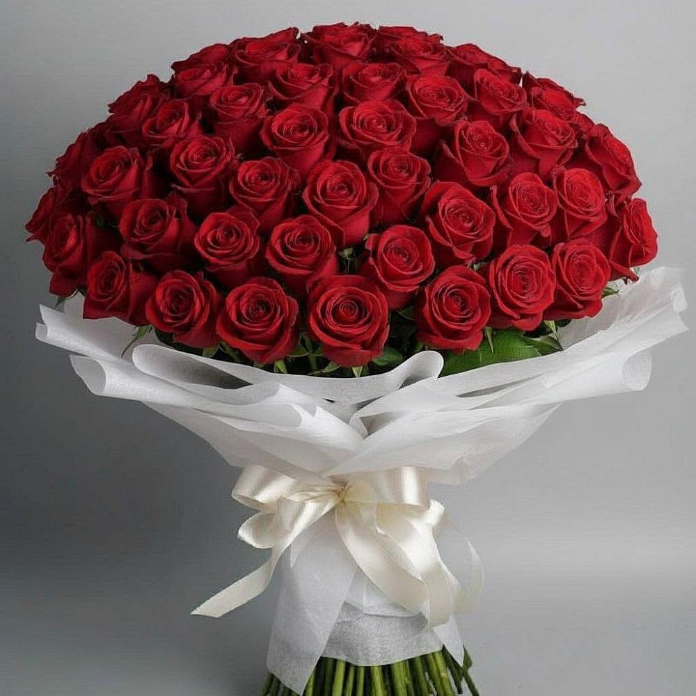 Букет 101 Красная роза Блэк Мэджик в Стрелке Краснодарского края