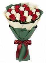 Букет Микс из красных и белых роз #REPLACE_PRED# Стрелке Краснодарского края