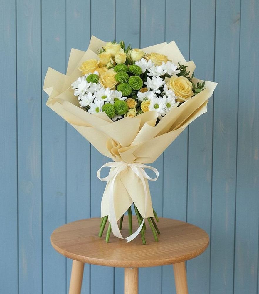 Букет цветов из: Хризантемы и Розы в Стрелке Краснодарского края