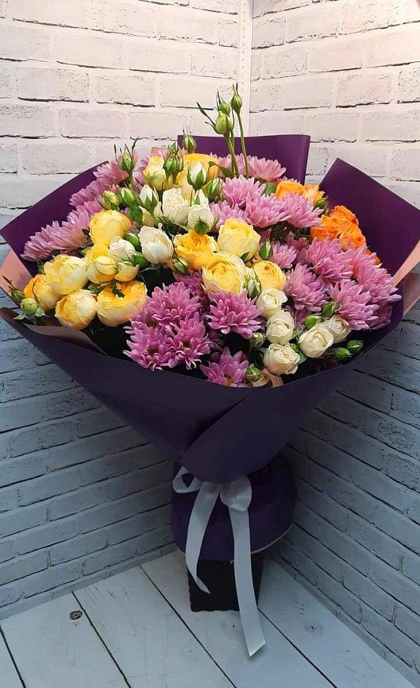 Букет цветов из: Хризантемы и Розы в Стрелке Краснодарского края