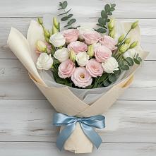 Букет цветов из:  Лизиантусы в Стрелке Краснодарского края