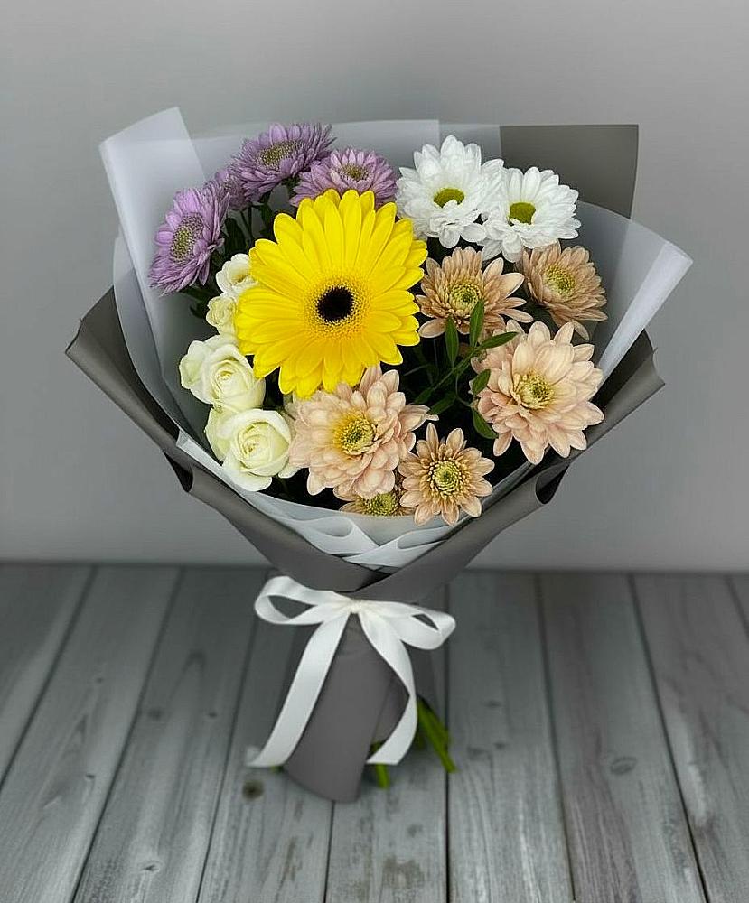 Букет цветов из: Розы, Герберы и Хризантемы в Стрелке Краснодарского края