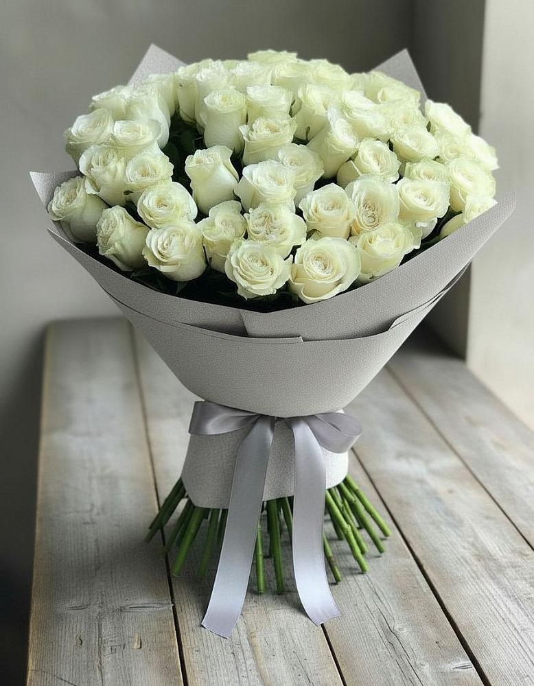 Букет 35 Белых роз в Стрелке Краснодарского края