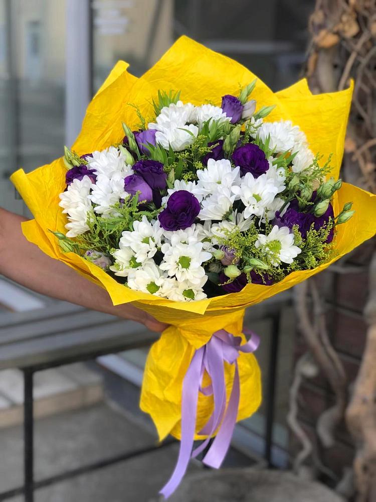 Букет цветов из: Ирисы, Хризантемы и Ромашки в Стрелке Краснодарского края
