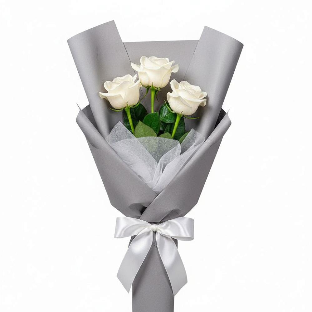 Букет 3 белые розы в Стрелке Краснодарского края