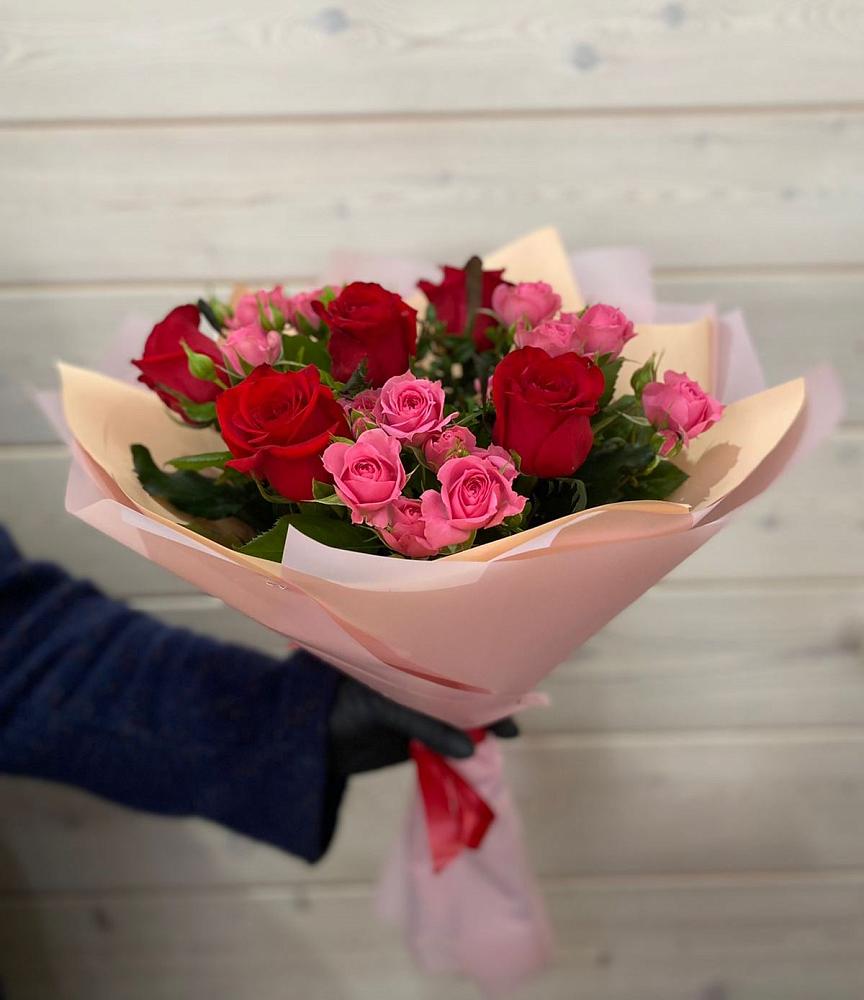 Букет цветов из: Розы в Стрелке Краснодарского края