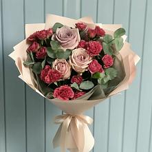 Букет цветов из:  Гвоздики и Розы в Стрелке Краснодарского края