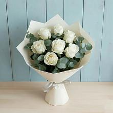 Букет Белые розы в Эвкалипте в Стрелке Краснодарского края