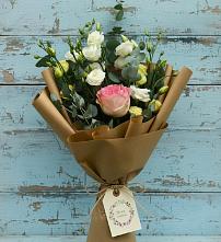 Букет цветов из:  Розы и Лизиантусы в Стрелке Краснодарского края