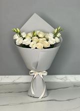 Букет цветов из:  Розы и Лизиантусы в Стрелке Краснодарского края